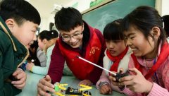 图片报道：留守儿童快乐学科普知识