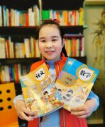 图片：开学啦！学生们返校领取新课本