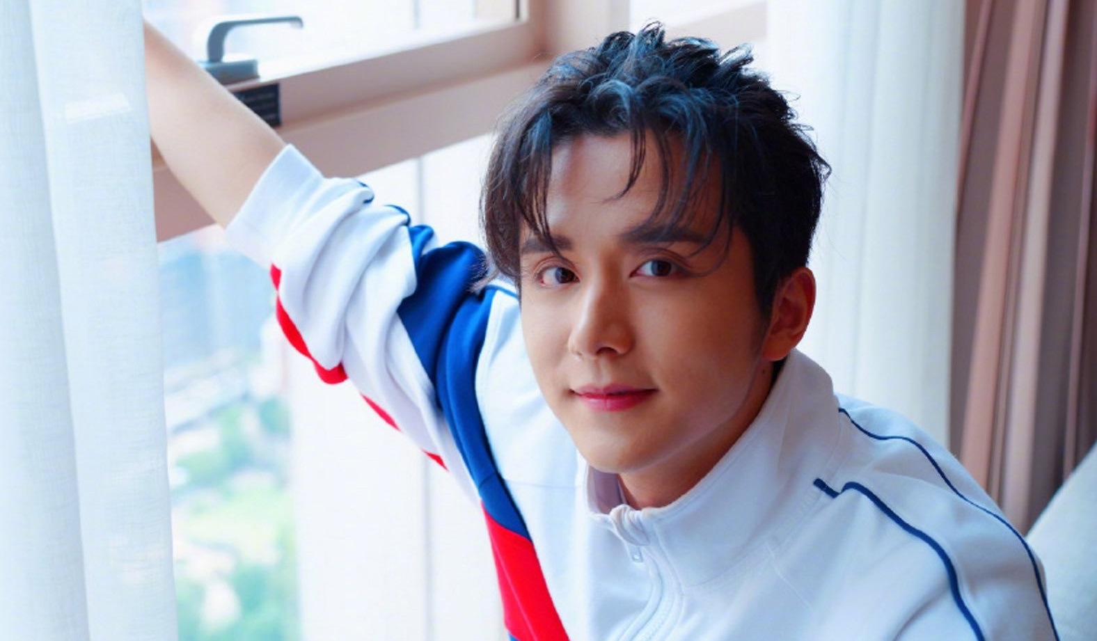 <b>张新成与张杰掰手腕致手臂骨折</b>