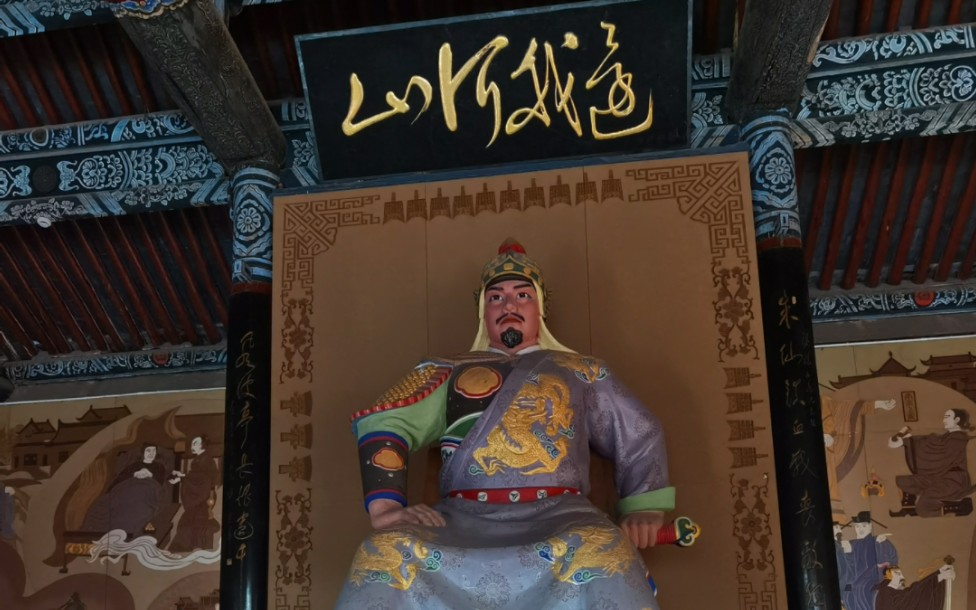 <b>岳飞庙背诵满江红免票 市民排长队</b>