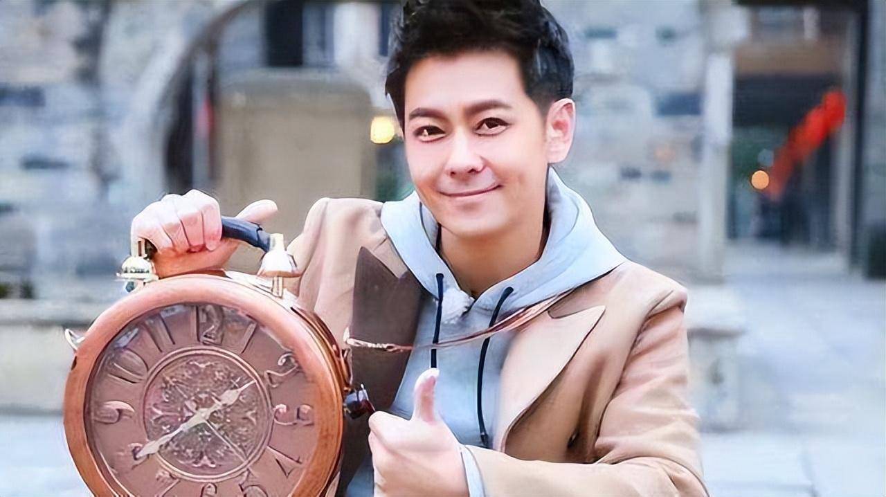 <b>林志颖车祸后首复出 面部无疤痕</b>