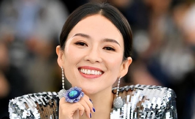 <b>章子怡担任中戏表演系考官</b>