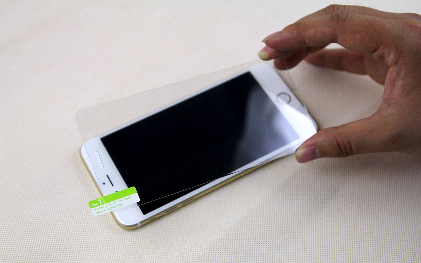 男子手机贴膜被收费185元