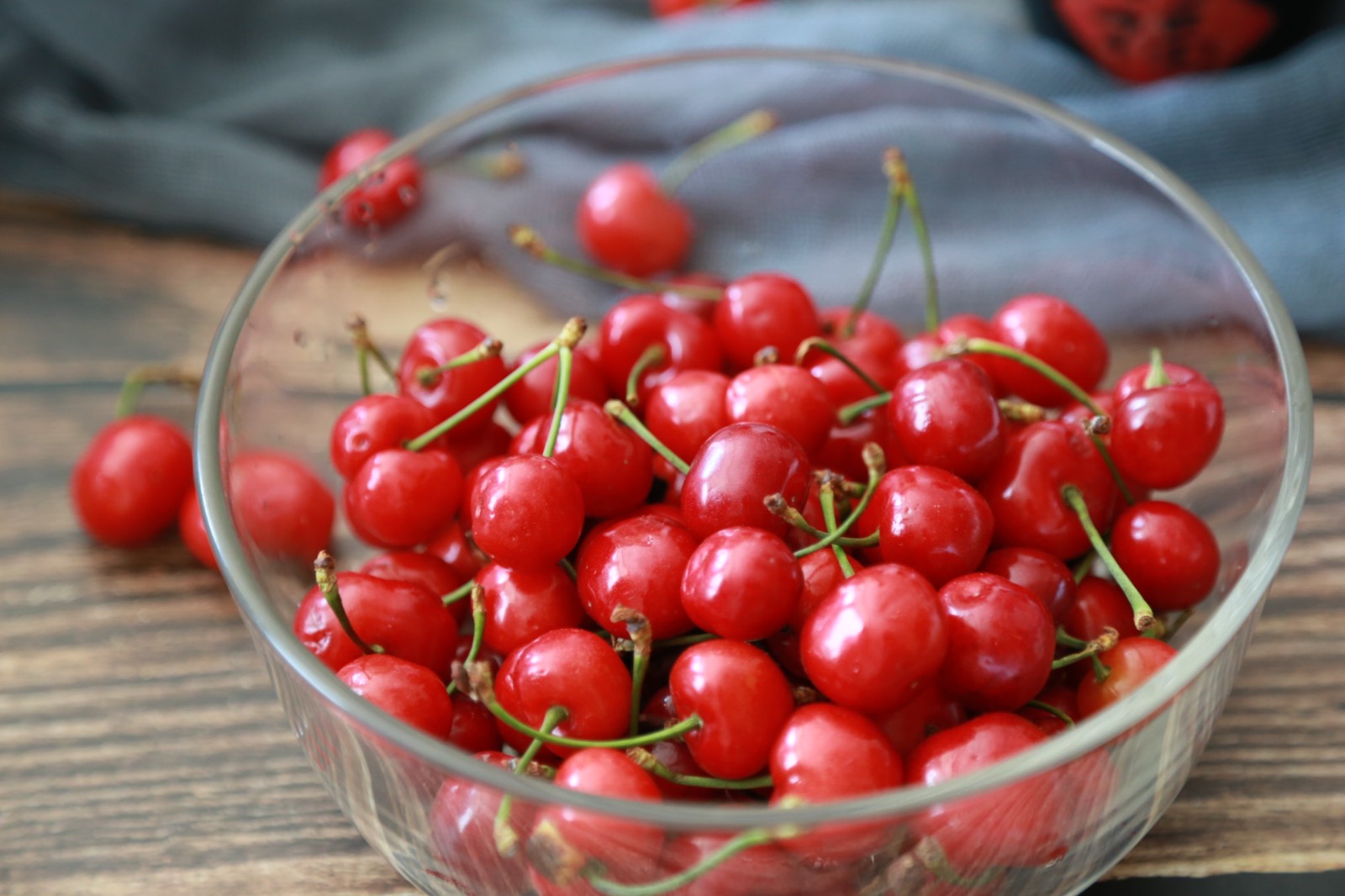 <b>樱桃一斤直降30元</b>