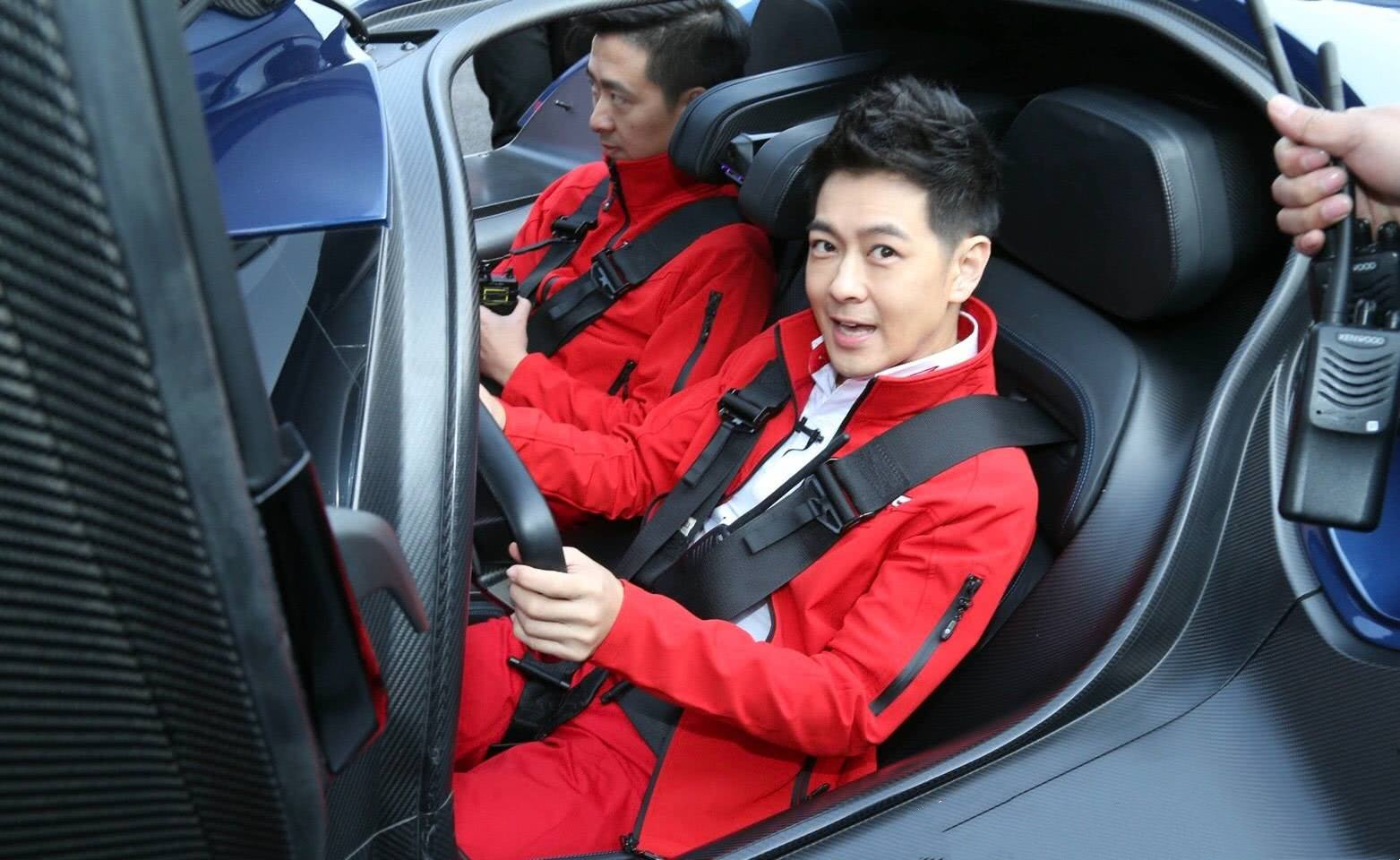 <b>林志颖车祸后再度开赛车</b>