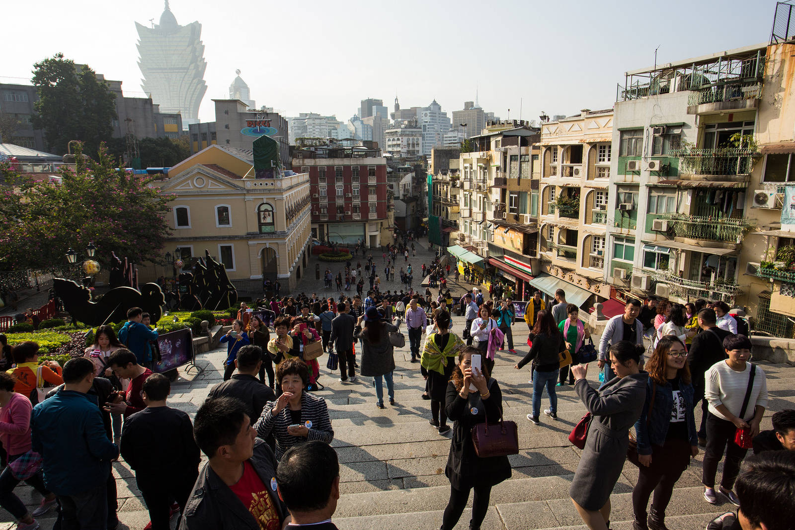 <b>北上广深同时迎来常住人口负增长</b>