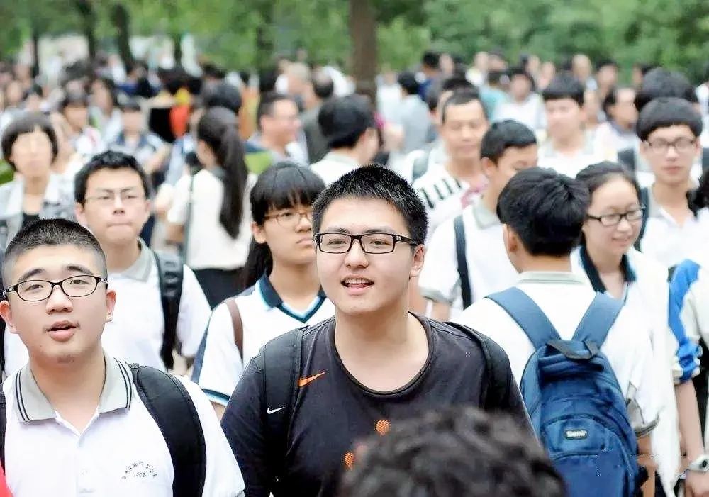 <b>今年高考报名人数1291万创历史新高</b>