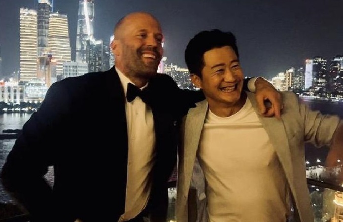 <b>吴京杰森斯坦森外滩吃饺子</b>