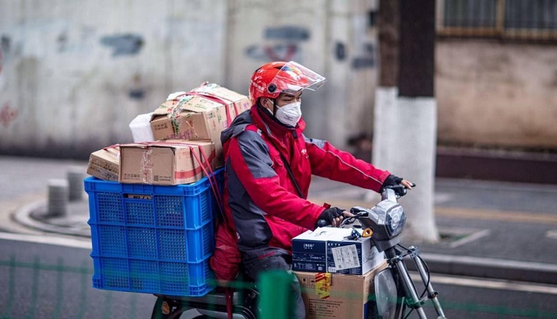 做好快递员权益保障工作