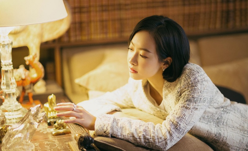 宋茜拍戏嚼口香糖 宋茜拍戏嚼口香糖被批