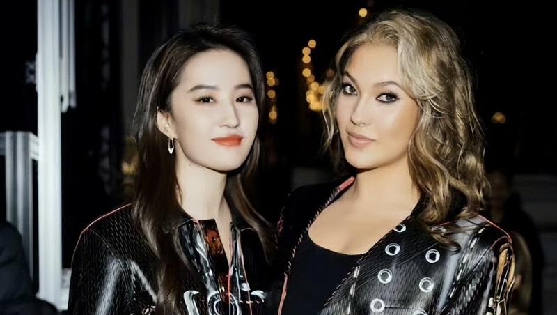 刘亦菲谷爱凌坐一起