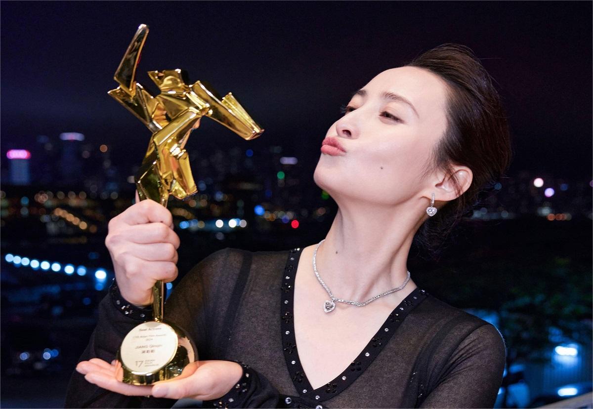 蒋勤勤获亚洲电影大奖最佳女主角