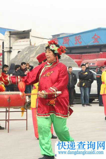 倡环保!济南这家物流公司挺时髦 新年开业改锣鼓扮玩