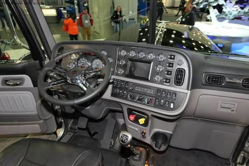 女子戴隐形10年角膜长满新生血管