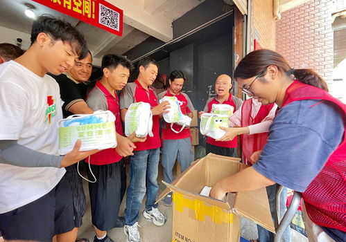 女子取快递出轨快递小哥