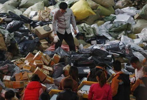 世界首列 国产时速350公里货运快递高速动车组下线 世界首列 国产时速350公里货运快递高速动车组下线