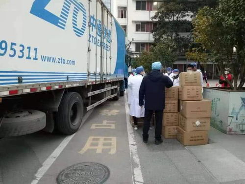 绝色保镖甘婷婷狂秀乳沟