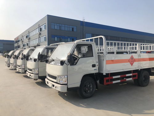 女子地铁上打翻奶茶用自己的围巾擦净 苏州地铁全网寻人