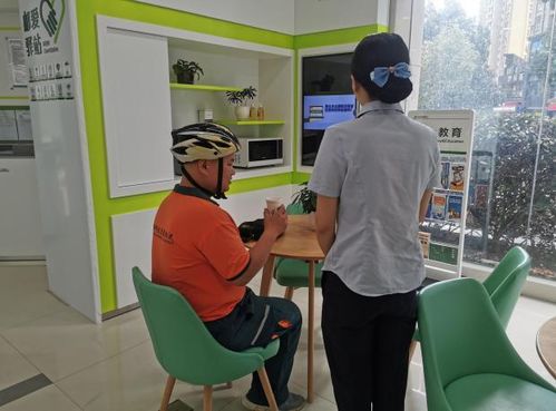 我国快递年业务量突破百亿