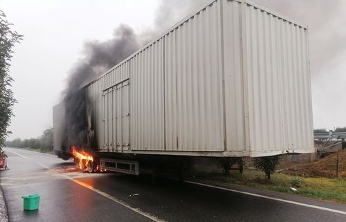 不必苛责快递春节涨价