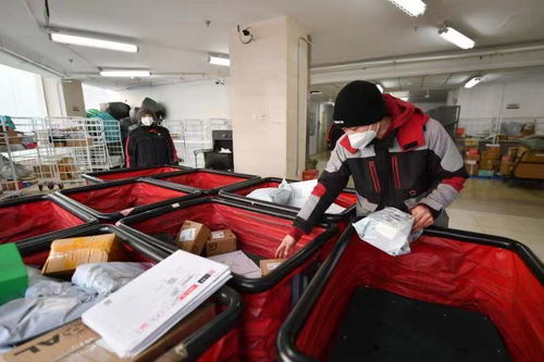 危险包裹频现 危险化学品如何伪装成了普通快 危险包裹频现 危险化学品如何伪装成了普通快