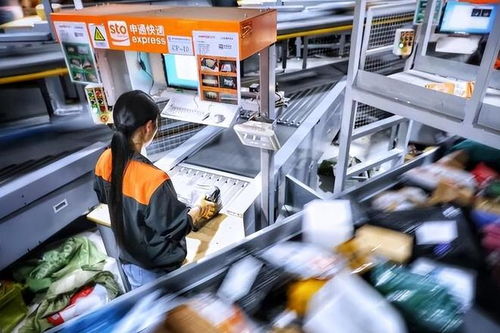 电商快递春节不休息 除夕夜谁在为我们送年货 电商快递春节不休息 除夕夜谁在为我们送年货