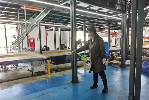 怎么看待 快递小哥回绝送货到家而要快递员放到丰巢