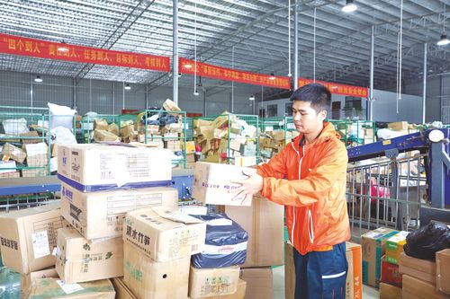 格鲁吉亚一航班盘旋二十多圈后备降兰州 市民称轰鸣声凌晨持续了数小时