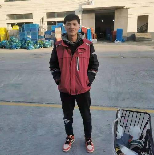 王卫脱稿演讲15分钟 首次详解超级大数据公司