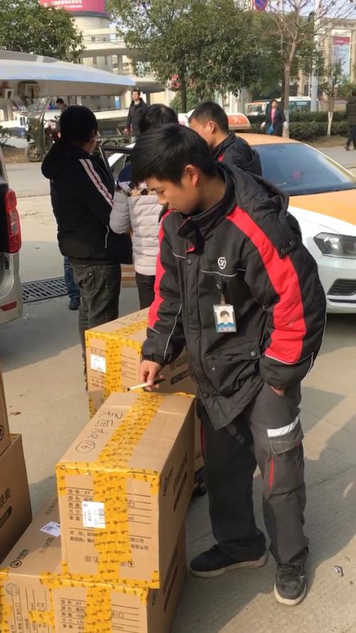 2025年快递业务量830亿件 2025年预计达955亿件