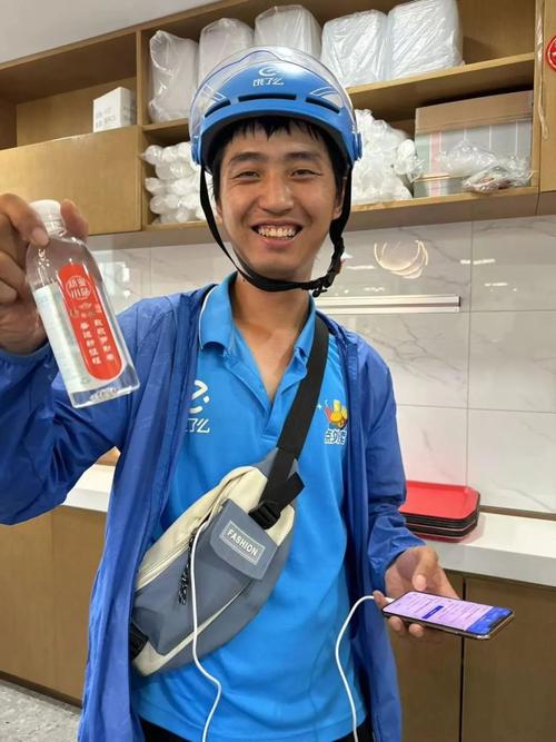 全国年快递量首超800亿 四通一达等快递成网购商