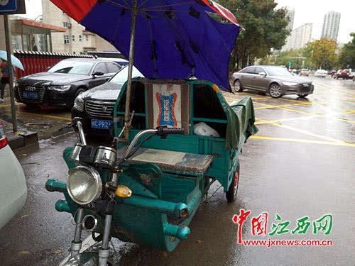 去年中国快递达312亿件 快递制造的垃圾流向何方