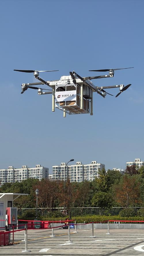 霍启刚回应为何提议申办女足世界杯