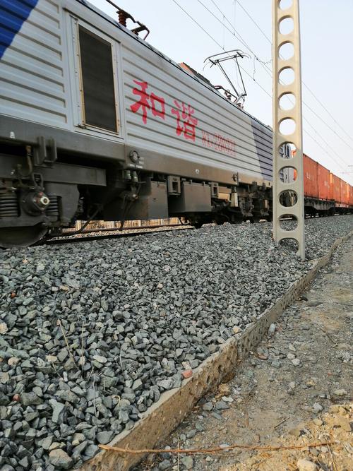 桌面上的图标删不掉怎么办