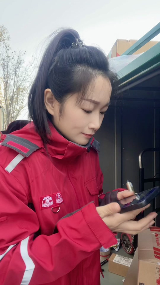 加强农村物流网络节点体系建设