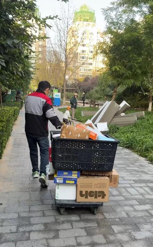 阿里旗下两大即时物流平台 蜂鸟配送与点我达