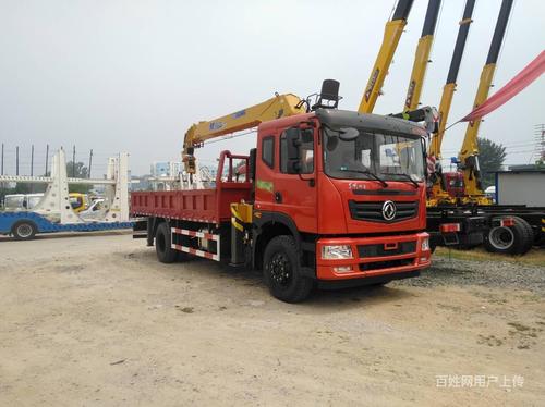 警方通报宝马司机连续掌掴拄拐男子