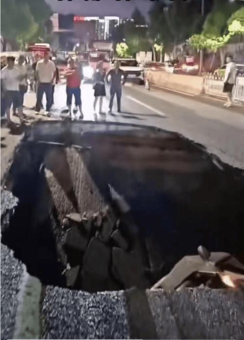 苹果手机变石头 邮局否认包裹掉包