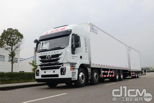 埃及女子怒喷CNN记者偏袒以色列 埃及女子怒喷CNN记者偏袒以色列