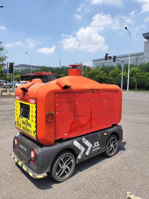 冒死挡停时速130失控汽车