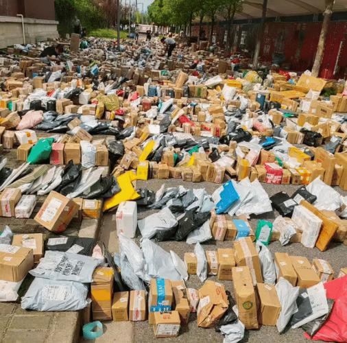 10亿包裹洪峰将至 末端网点仍是快递企业最