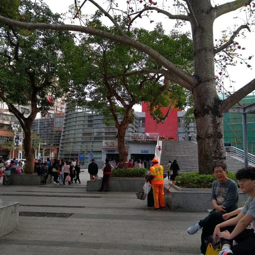 国内新一代叉车问世 物流仓储行业迎来新员