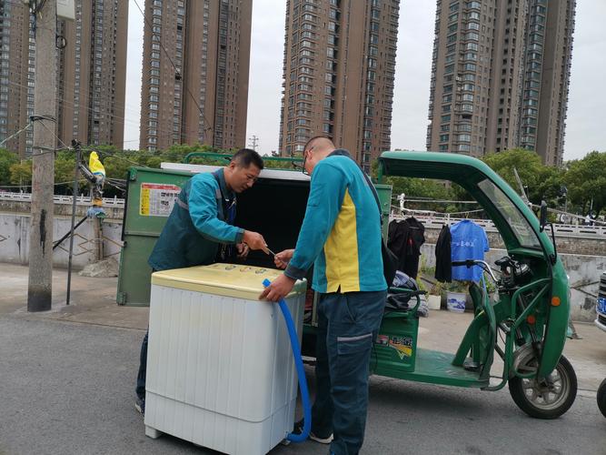 2025年中国快递业务量完成313.5亿件 收入破4000亿