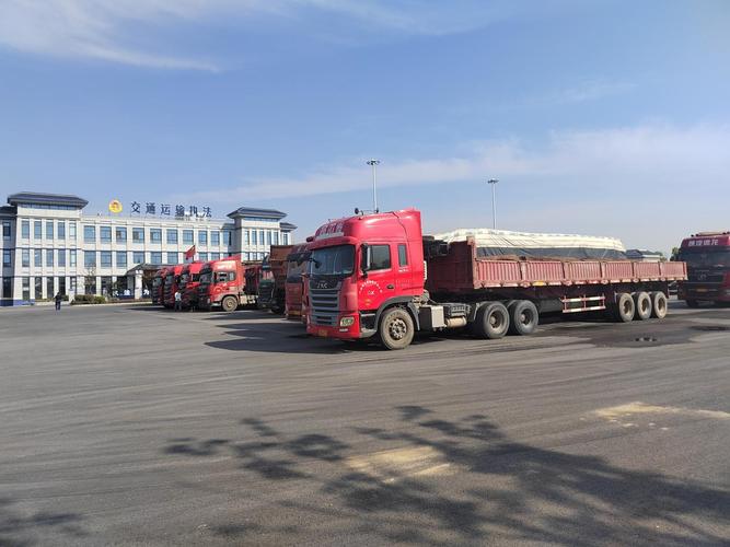 张凯毅发视频称 4斤重黄金凤冠在免费展上被毁