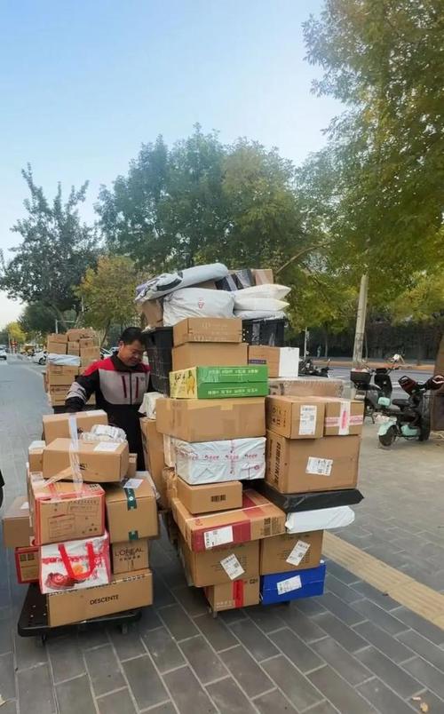 安庆快递员 工作环境与待遇如何