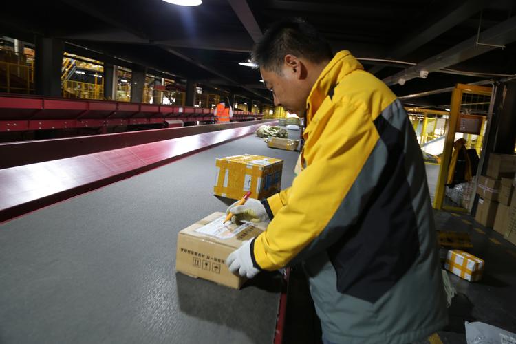 衡阳快递业爆发式增长 一年收入2.68亿