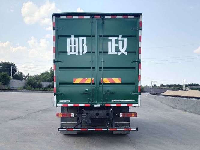 顺丰快递员盗窃快递