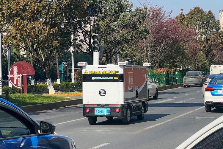 2003年到2010年我国物流业中的管理费运输费保