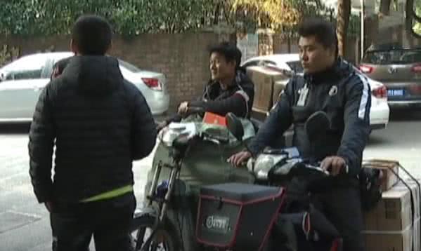 国家邮政局启动快递进村工程 三年内实现