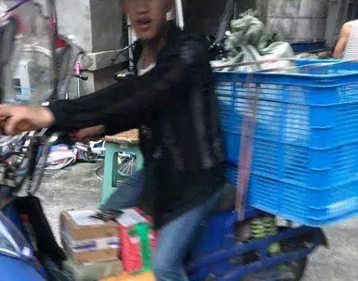 邮政快递打通农村电商物流最后一公里